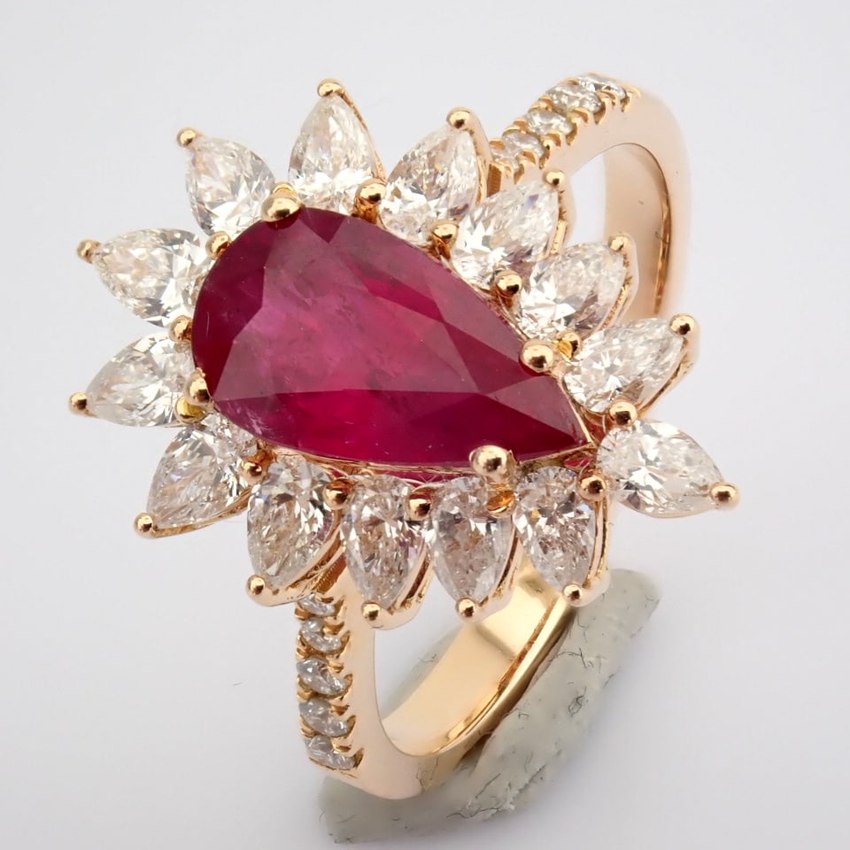 Natural Diamond 18K Rose/Pink Gold Ring: Title: Natural Diamond 18K Rose/Pink Gold Ring Description: 18k rose gold cluster ring , detailed with ruby, pear and brilliant cut diamonds. Total 2.93 ct ---------------------------------