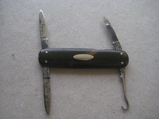 Antique Multibladed Penknife, c1900: Title: Antique Multibladed Penknife, c1900 Description: Antique Multi-Bladed Penknife. The knife has four steel blades. Blades Stamped W. Singleton of Sheffield, Dates
