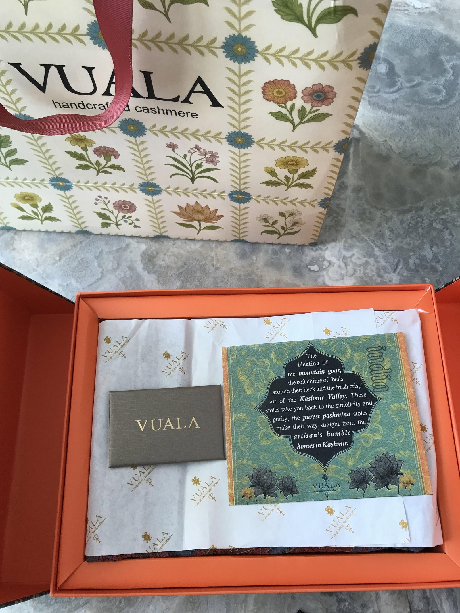 VUALA Cashmere/ Pashmina HAND EMBROIDERED Shawl Brand new - 3
