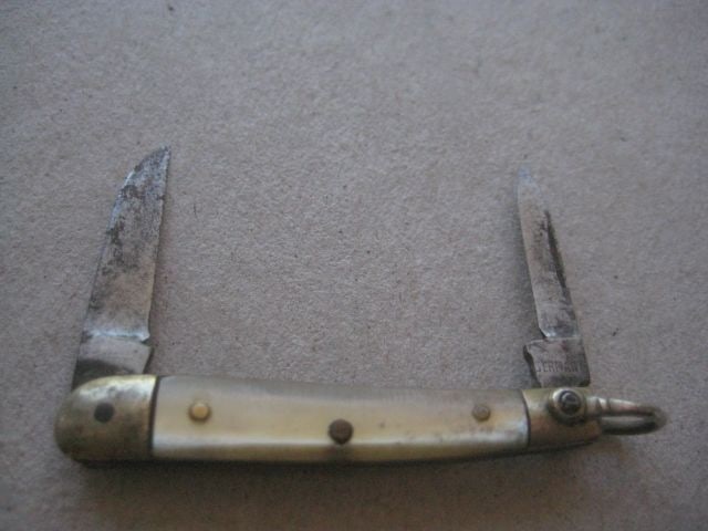 Mother of Pearl Hafted Twin Steel Bladed Folding Fruit Knife - 2