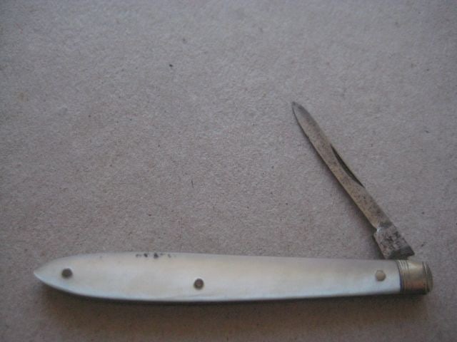 Victorian Mother of Pearl Hafted Steel Bladed Folding Fruit Knife, c1900 (1 of 3)