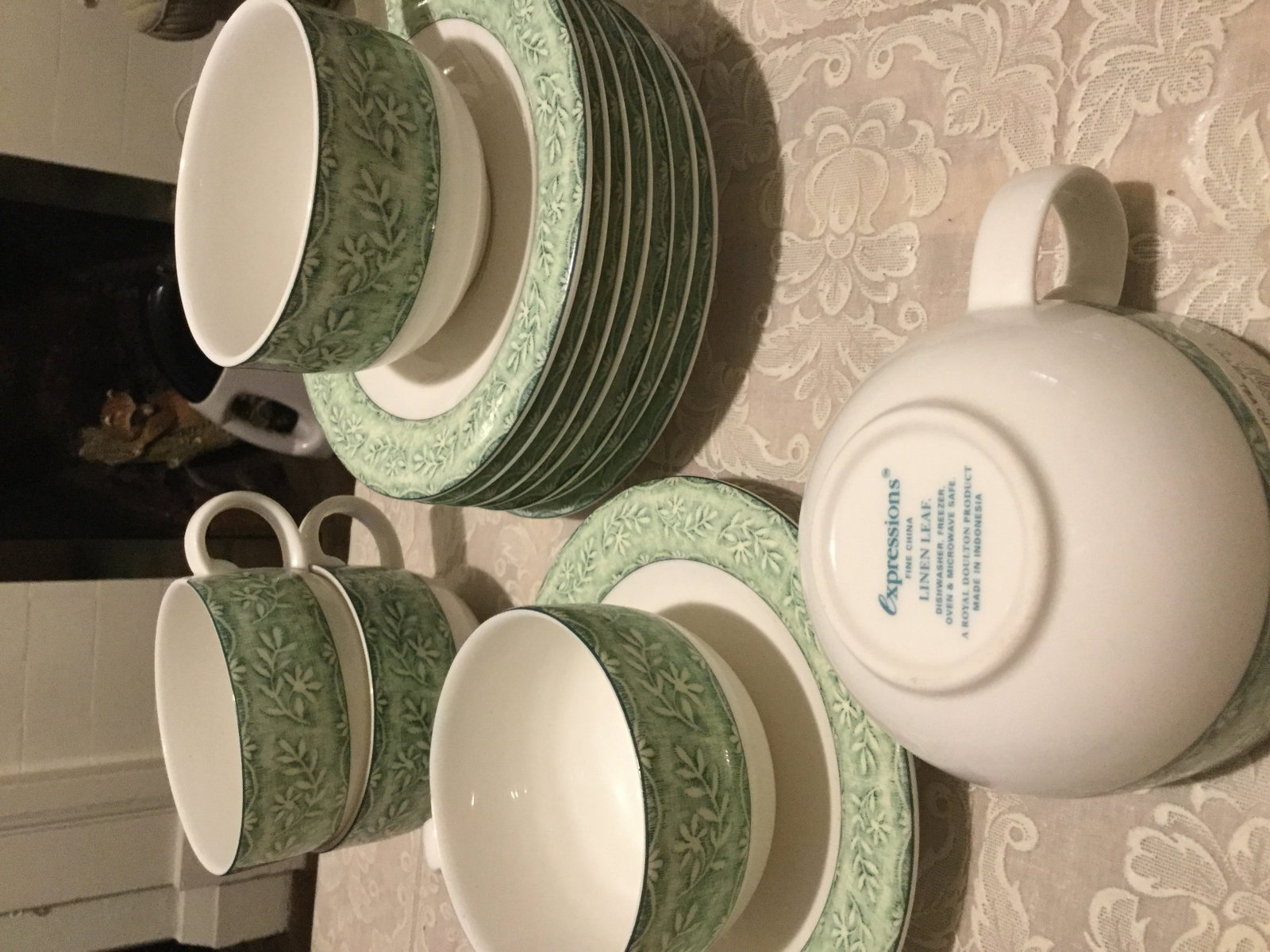 Royal Doulton Expressions - Linen Leaf - Tea Set x 8 New: Title: Royal Doulton Expressions - Linen Leaf - Tea Set x 8 New Description: Brand new Royal Doulton tea set with eight cups and saucers. Condition: New