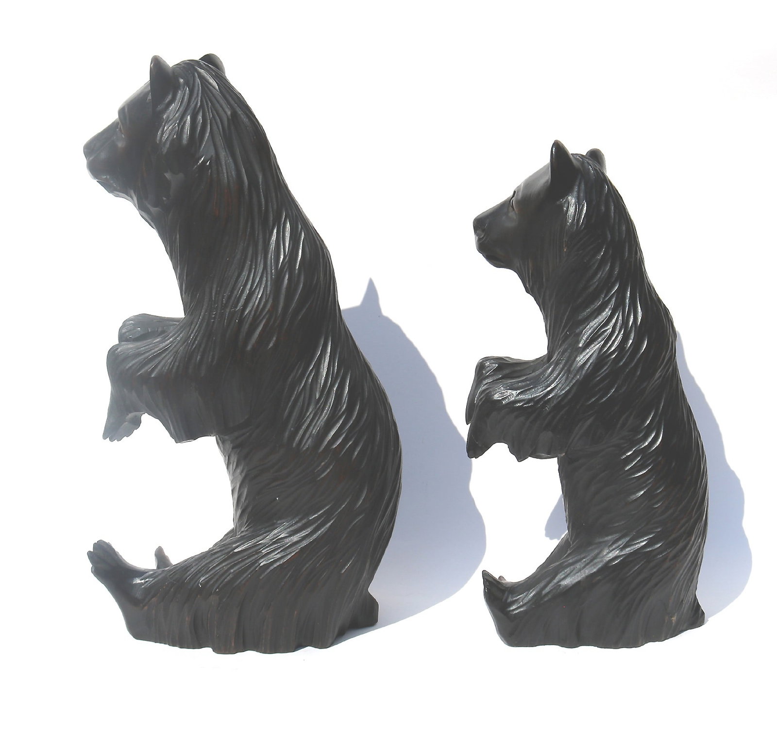 A large pair of good antique Treen Black Forest Begging Bears with glass eyes 19th - 7