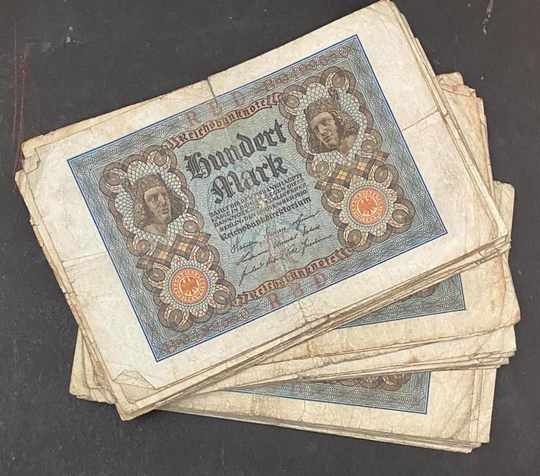 COLLECTION OF FIFTY (50) GERMAN 100 MARK BANKNOTES DATED 1920: Title: COLLECTION OF FIFTY (50) GERMAN 100 MARK BANKNOTES DATED 1920 Description: A COLLECTION OF FIFITY (50) 100 MARK GERMAN BANKNOTES DATED 1920 FROM THE WEIMAR PERIOD FOLLOWING WORLD WAR I.