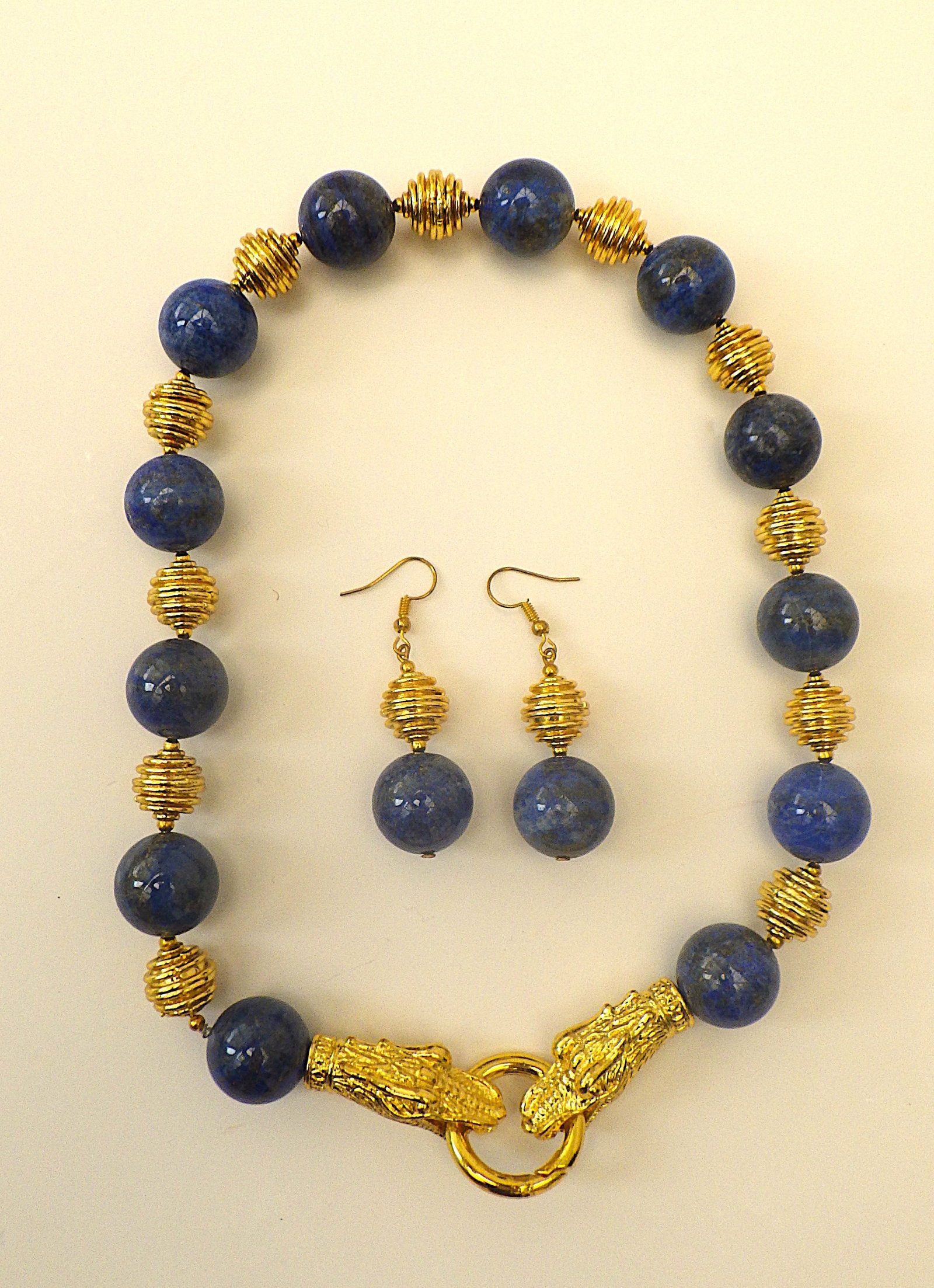 Large beaded lapis lazuli necklace & earrings set with Chinese dragons. - 2