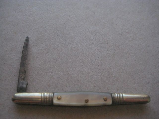 Victorian Mother of Pearl Hafted Steel Bladed Folding Fruit Knife, c1900 - 2