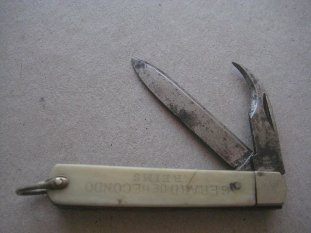 Antique French Bone Hafted Twin Bladed Penknife, c1900: Title: Antique French Bone Hafted Twin Bladed Penknife, c1900 Description: Antique French Bone Hafted Twin Bladed Penknife. Stamped on the handle Gerard De Recondo, Reims. Dates to around