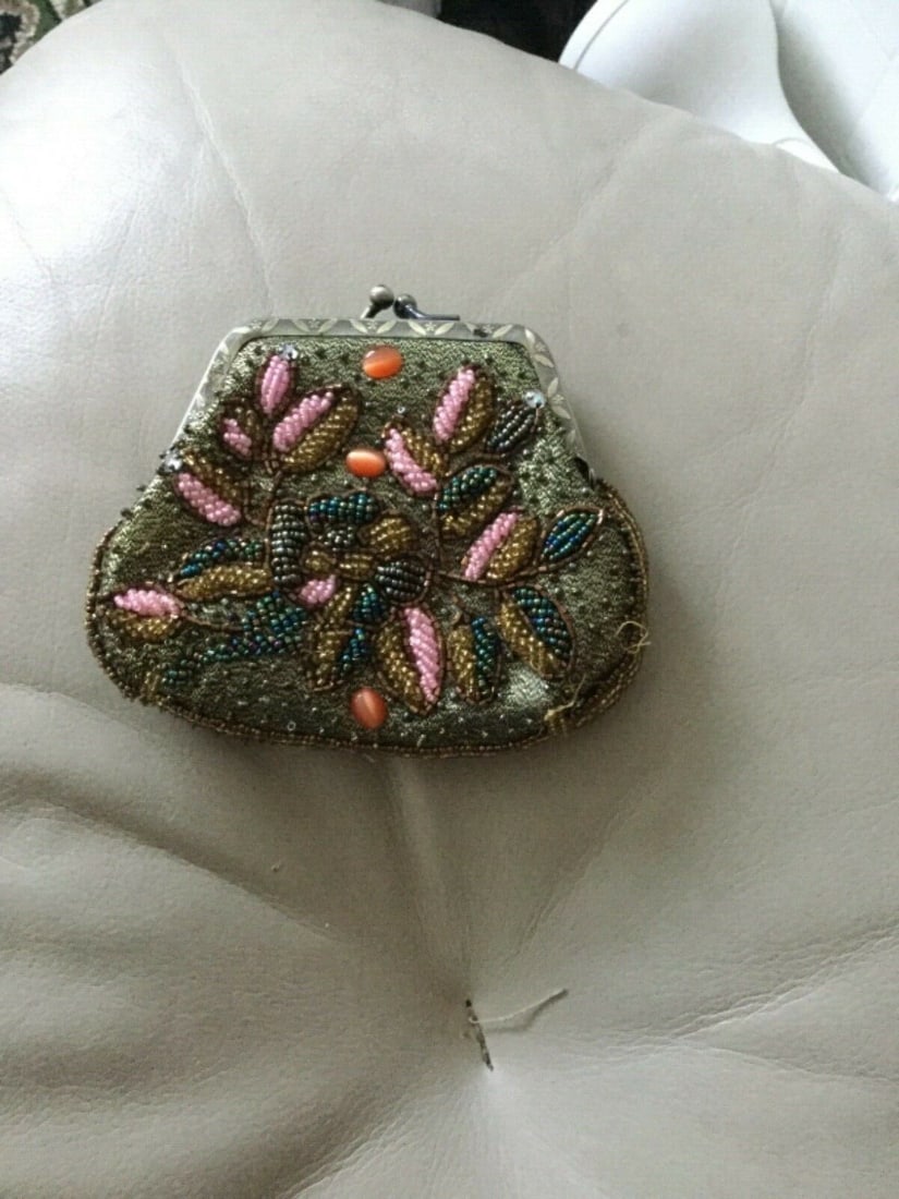 Vintage Butler and Wilson Womens Beaded Small Clutch Purse: Title: Vintage Butler and Wilson Womens Beaded Small Clutch Purse Description: A very pretty vintage Butler & Wilson purse.. Heavily beaded. Note slight loose threads in the corne