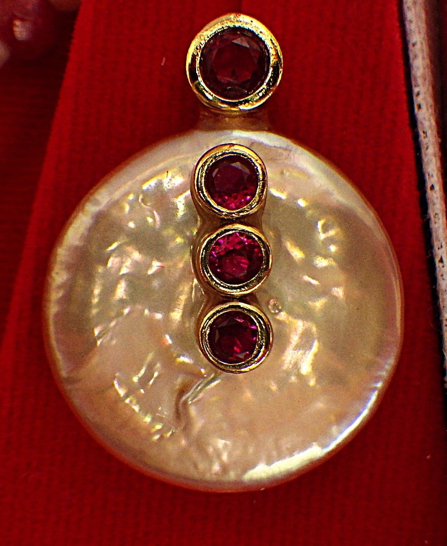 Boxed necklace & earrings set with natural long pearls & rubies - 3