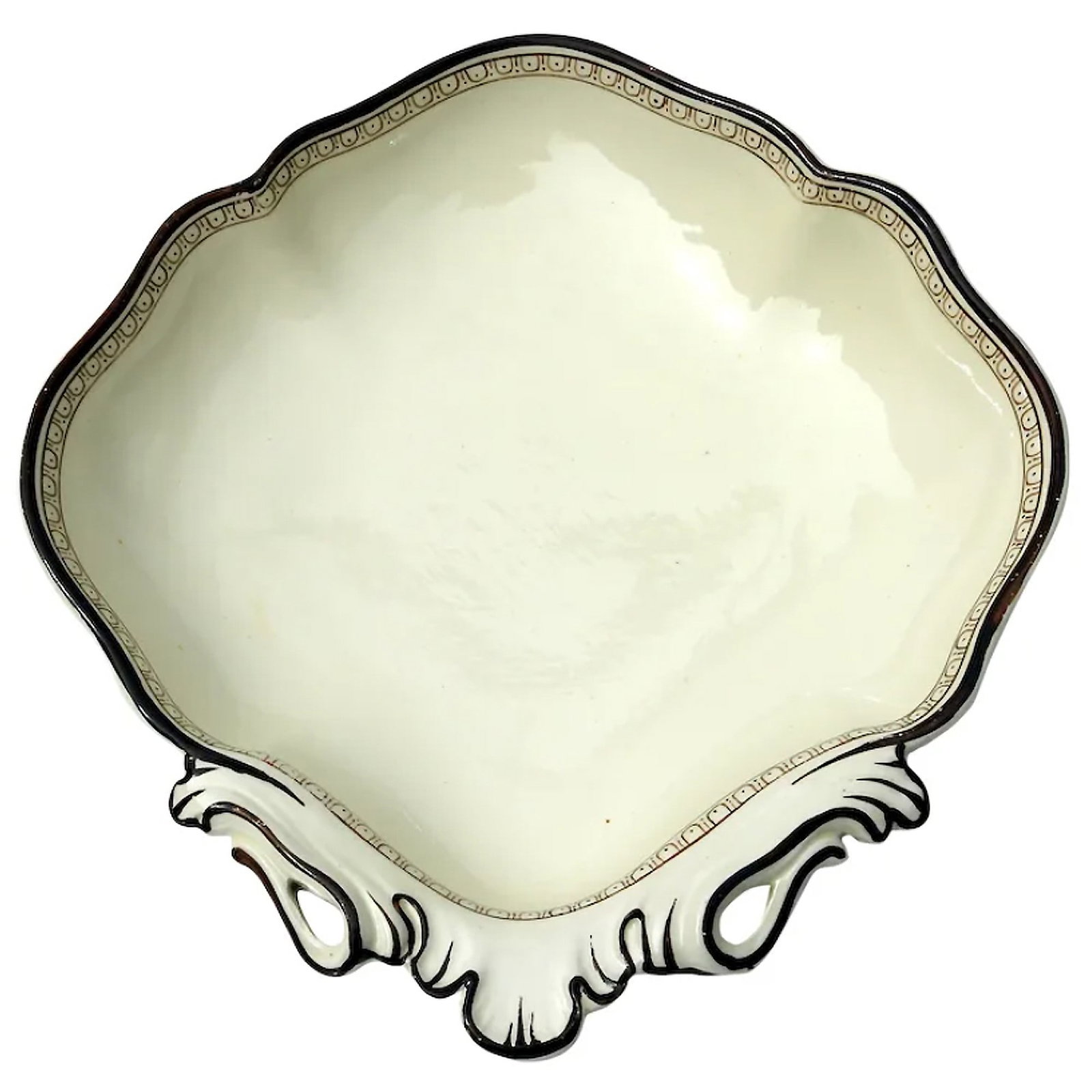 An antique Georgian Wedgwood creamware pottery novelty shell-shaped Bowl 1790: Title: An antique Georgian Wedgwood creamware pottery novelty shell-shaped Bowl 1790 Description: A good antique Wedgwood creamware pottery novelty shell-shaped Bowl Circa 1790 - please see images