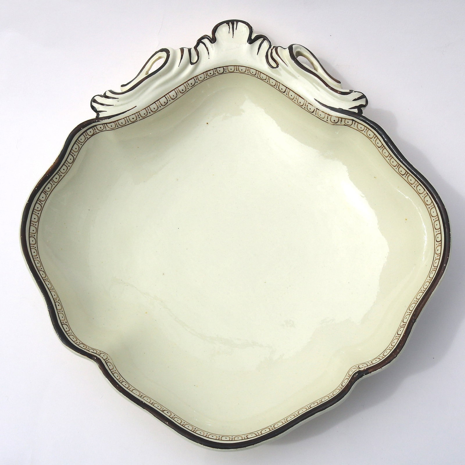 An antique Georgian Wedgwood creamware pottery novelty shell-shaped Bowl 1790 - 2