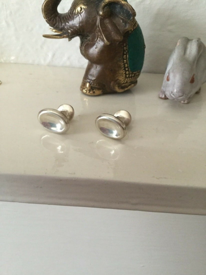 Sterling Silver Cufflinks: Title: Sterling Silver Cufflinks Description: Sterling silver pair cufflinks from Dower & Hall Can be engraved and would make a great gift Condition: Used Delivery option: Collection &