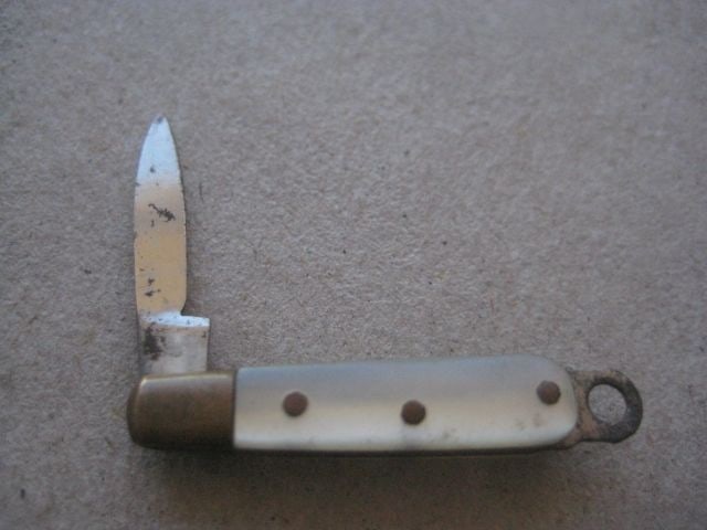Miniature Mother of Pearl Hafted Steel Bladed Folding Fruit Knife - 2