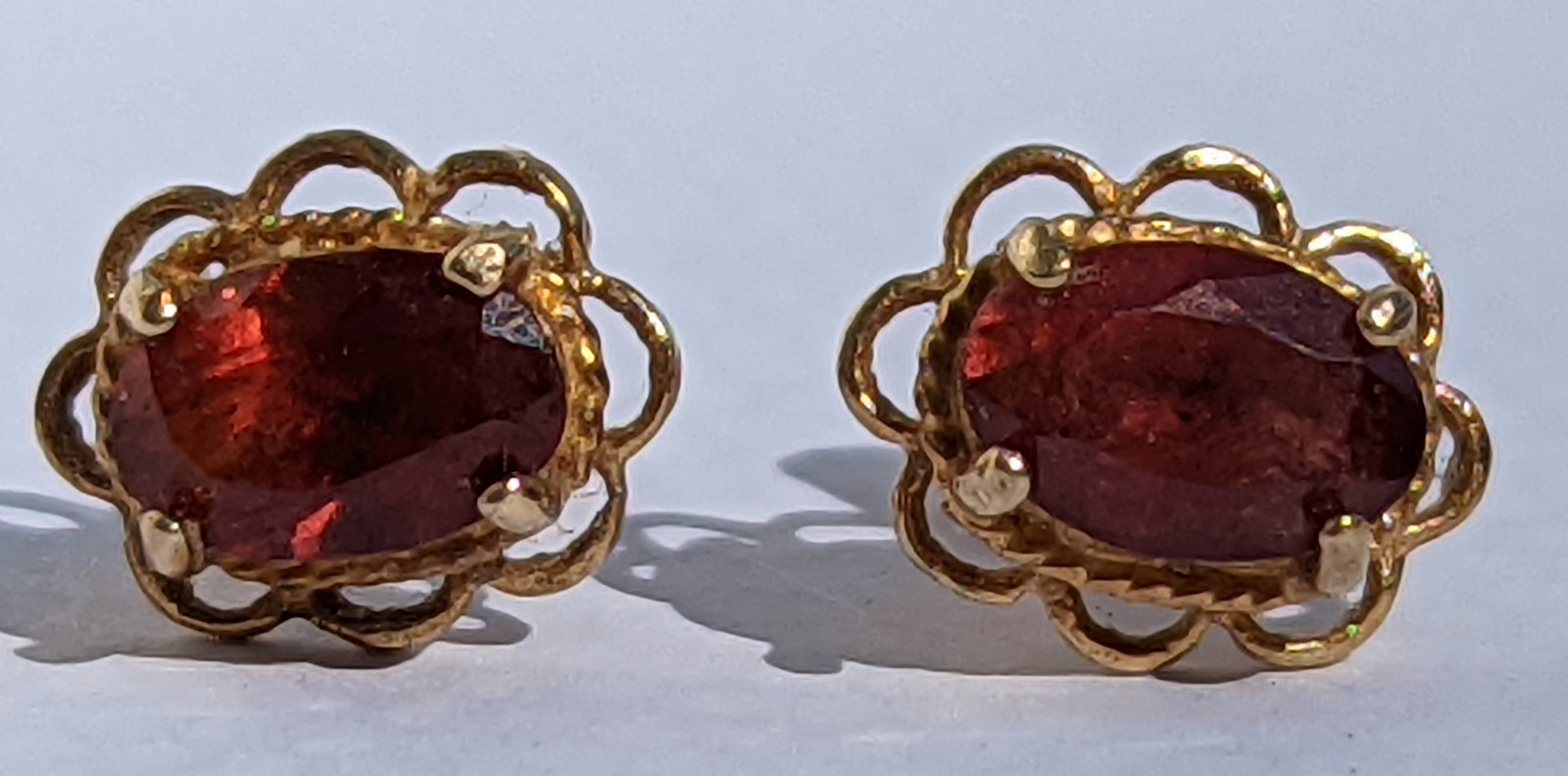 9ct Gold Garnet-Color Stone Screw-Back Earrings - 3