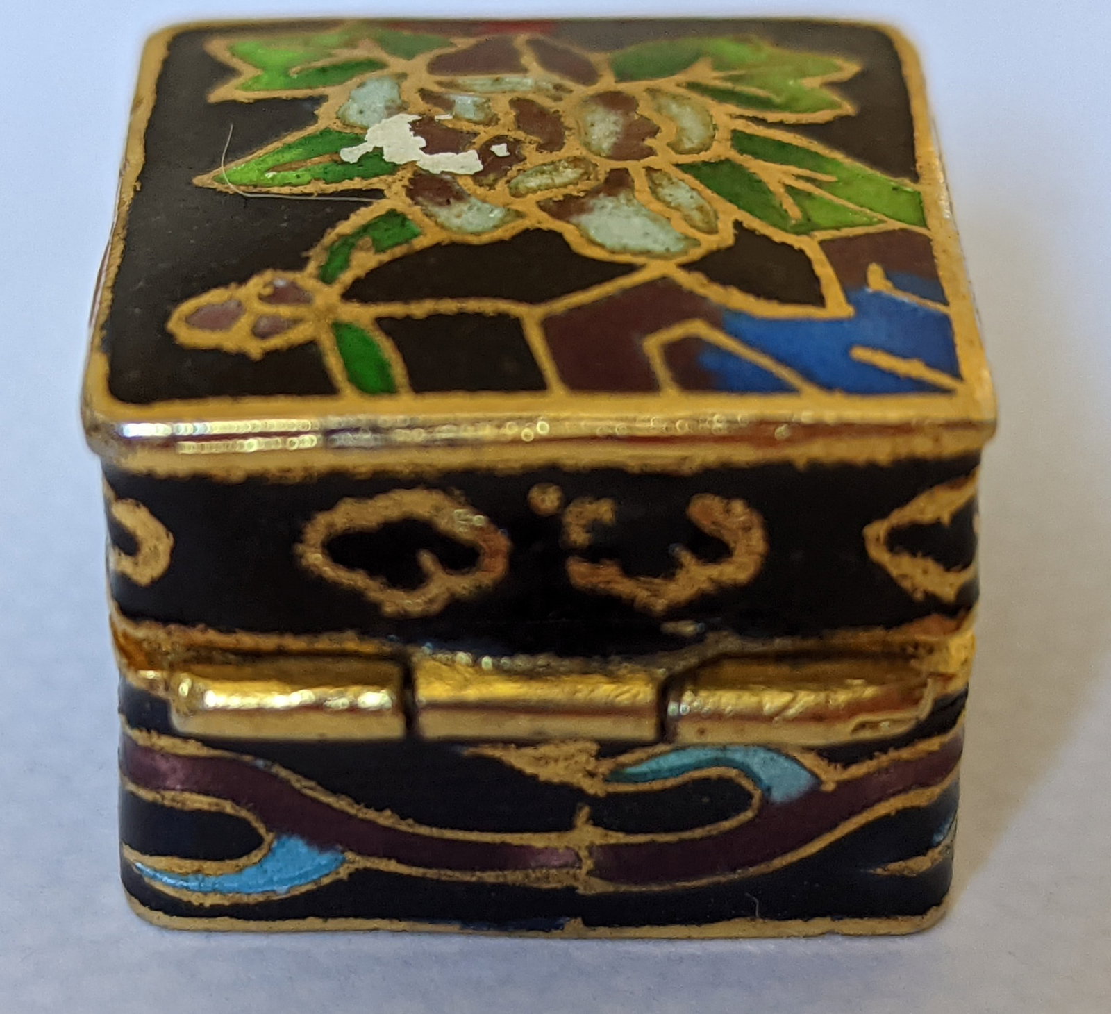 Vintage Chinese Cloisonné Enamel Miniature Pill / Trinket Box - 4