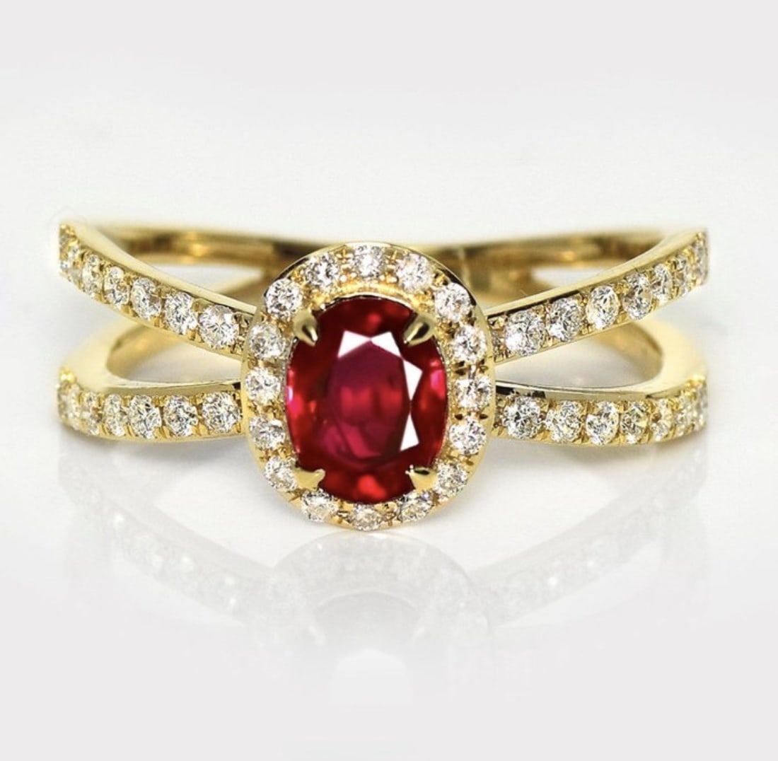 GIA Certified 18k Pigeon Blood Ruby, Diamond Ring: Title: GIA Certified 18k Pigeon Blood Ruby, Diamond Ring Description: Brand New, Unworn RRP £7500 This 18K yellow gold band features a 0.99‑carat GIA‑certified Burma natural