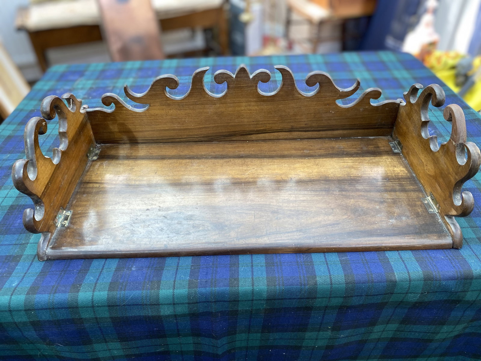 Foldable mahogany book stand: Title: Foldable mahogany book stand Description: Decorative book stand which folds down flat. In good condition. Condition: Used Delivery option: Collection & Delivery Location: EH20 Category: