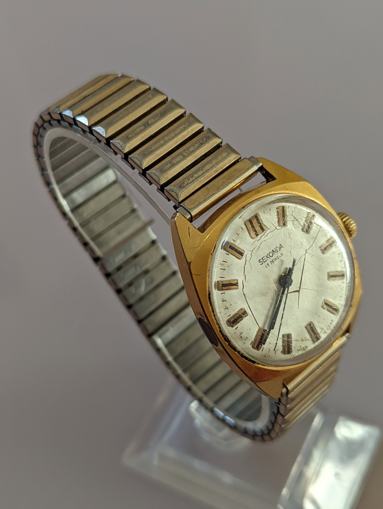 Vintage Sekonda 19 Jewels USSR Mechanical Watch | Raketa Watch Factory Case back Manual Wind Sovi...: Title: Vintage Sekonda 19 Jewels USSR Mechanical Watch | Raketa Watch Factory Case back Manual Wind Soviet Description: Vintage Sekonda 19 Jewels mechanical wristwatch, made in the USSR and fitte