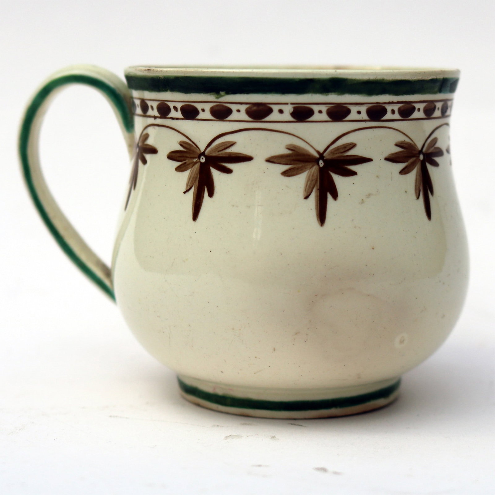 An antique Georgian Wedgwood Creamware pottery Ice / Custard Cup C.1790 - 2