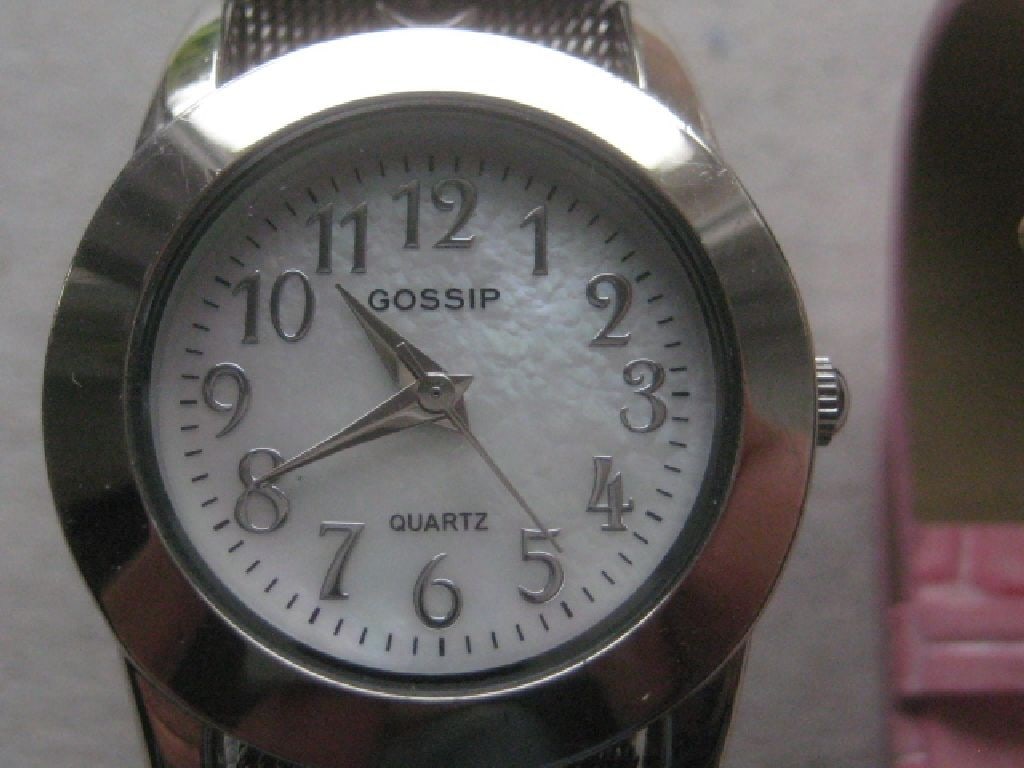 Vintage Ladies Gossip Twin Watch Set, Cased - 8
