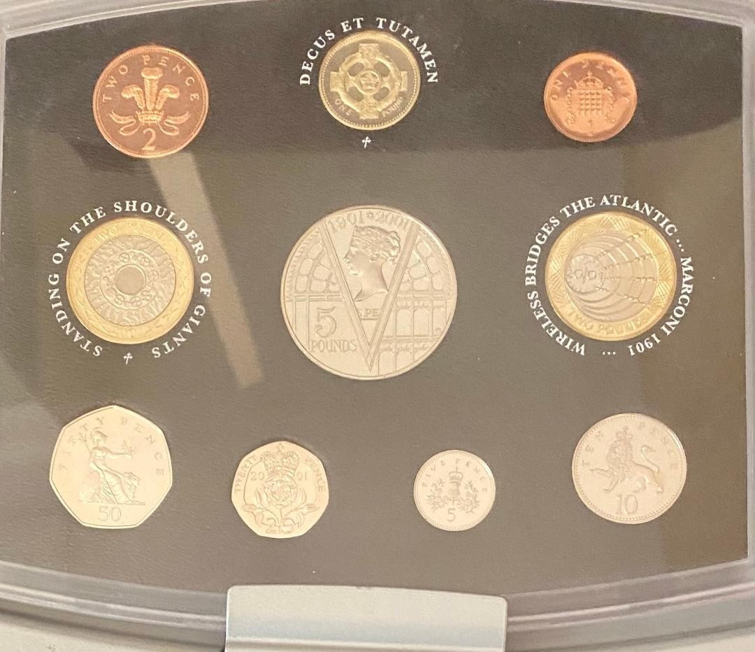 2001 VICTORIA CENTENARY COLLECTION OF ROYAL MINT PROOF COINS - 3