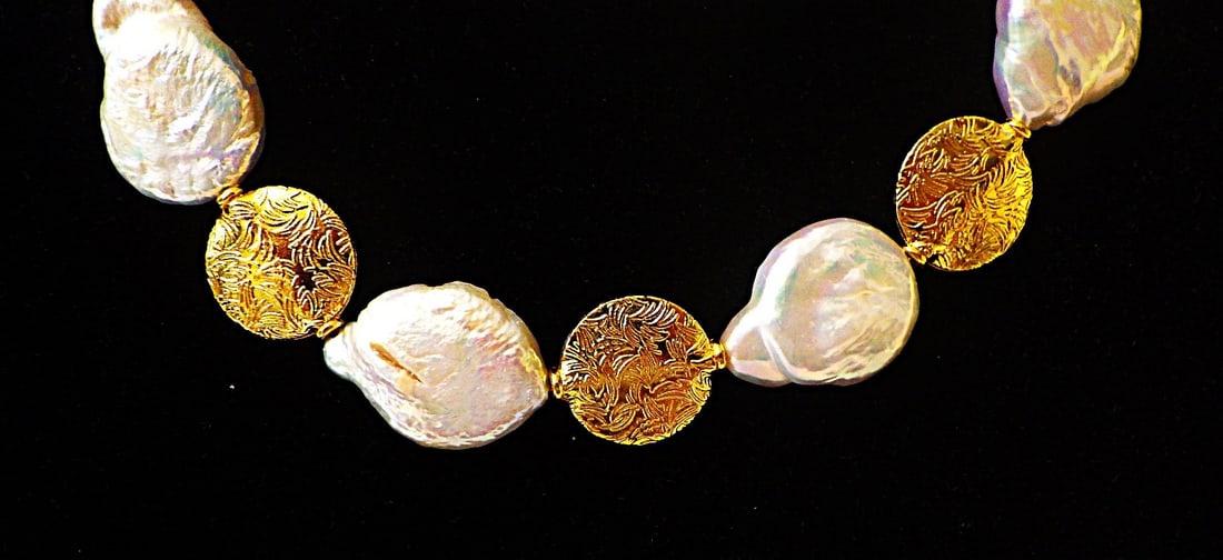 Unusual large flat round white natural pearls set - 2