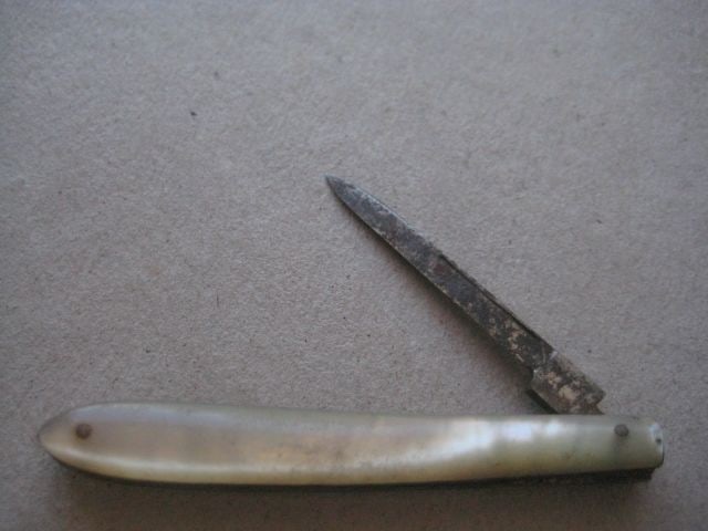 Victorian Mother of Pearl Hafted Steel Bladed Folding Fruit Knife, c1900 (1 of 3)