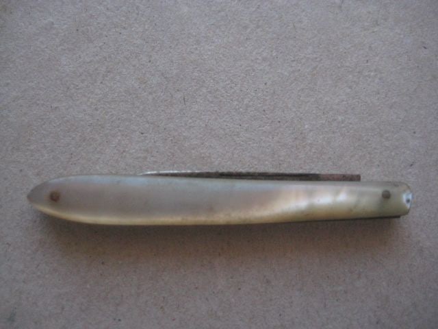 Victorian Mother of Pearl Hafted Steel Bladed Folding Fruit Knife, c1900 - 3