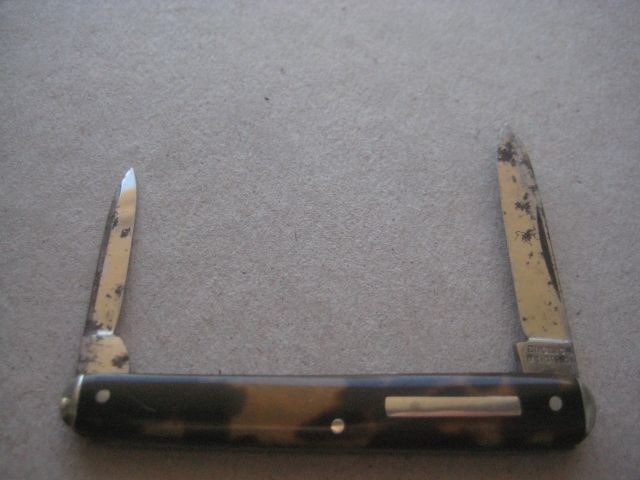 Vintage Twin Steel Bladed Folding Fruit Knife, c1920: Title: Vintage Twin Steel Bladed Folding Fruit Knife, c1920 Description: Vintage Twin Steel Bladed Folding Fruit Knife. Dates to around 1920. Length op