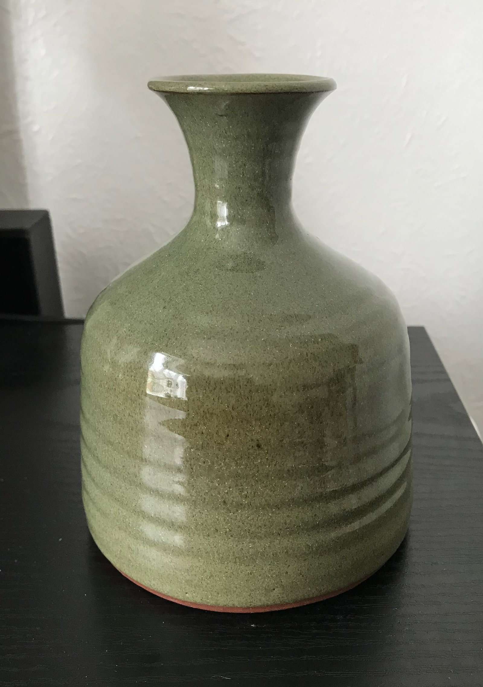 Breanish Pottery Olive Green Glaze Vase: Title: Breanish Pottery Olive Green Glaze Vase Description: A small vase in olive green glaze. 6 inches high and 4.5 inches wide approx. Is quite heavy. Marked Breanish at the