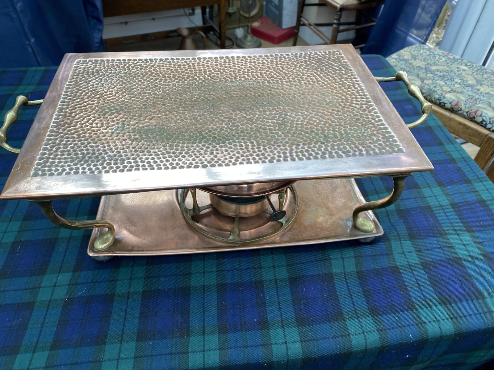 Stunning copper and brass heating tray: Title: Stunning copper and brass heating tray Description: Wonderful heating/chafing tray with spirit burner and planished top.43 x23 x 15. Couple of tiny dents to spirit burner and has new wick