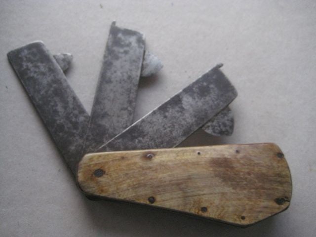 Antique Horn Fleam - 2