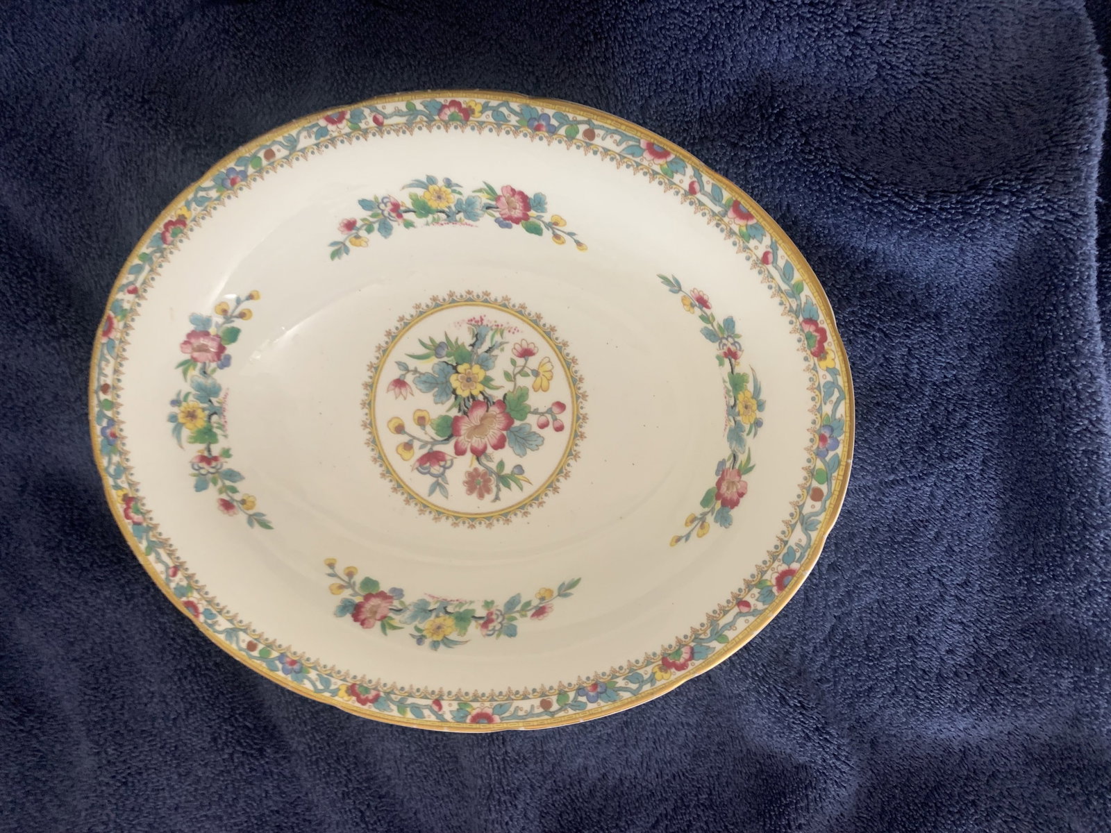 Vintage Coalport Serving Dish, Ming Rose, c1930’s: Title: Vintage Coalport Serving Dish, Ming Rose, c1930’s Description: Vintage Coalport serving dish, Ming Rose, c1930’s. Oval 9.5” Length ; 7.75” Width. Perfect