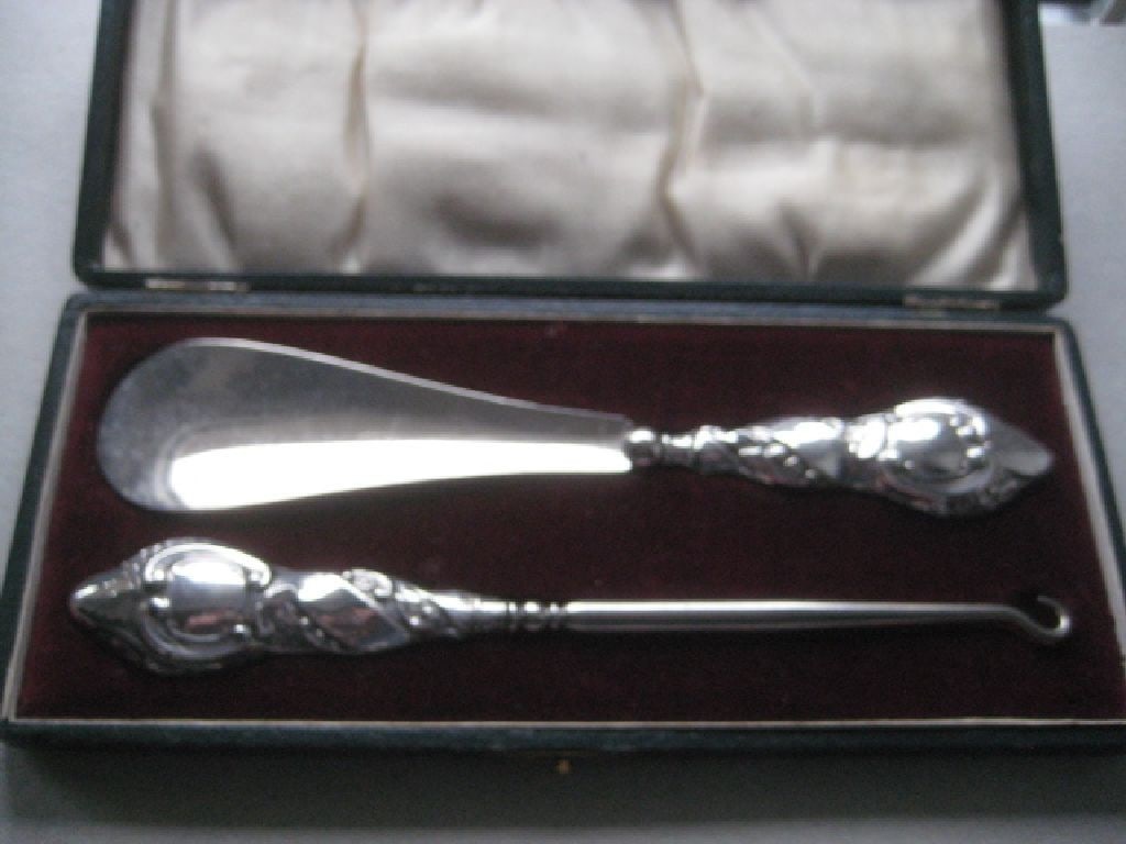 Edwardian Silver Shoehorn and Buttonhook Set, Cased - 2