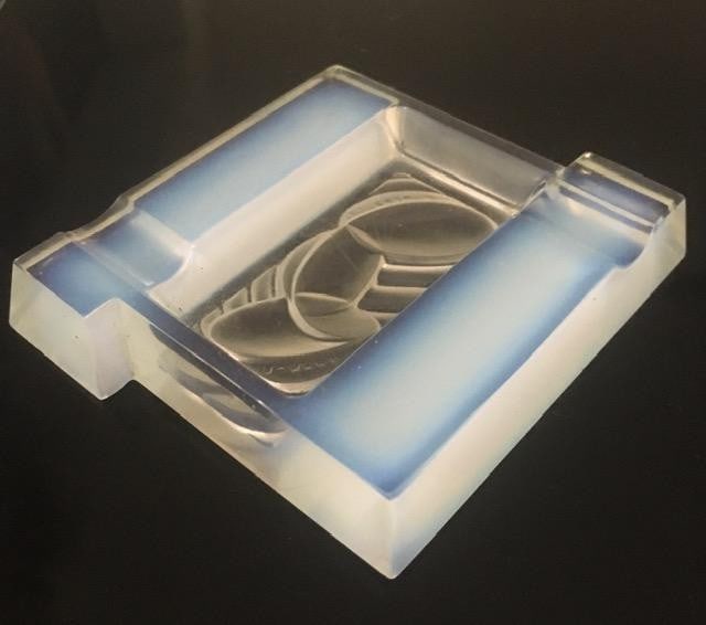 Andre Hunebelle (1896-1985) Art Deco, Opalescent Ashtray, Swimmers, Signed, 1930: Title: Andre Hunebelle (1896-1985) Art Deco, Opalescent Ashtray, Swimmers, Signed, 1930 Description: Andre Hunebelle (1896-1985) Art Deco, Opalescent Ashtray, Swimmers, 1930 Description 