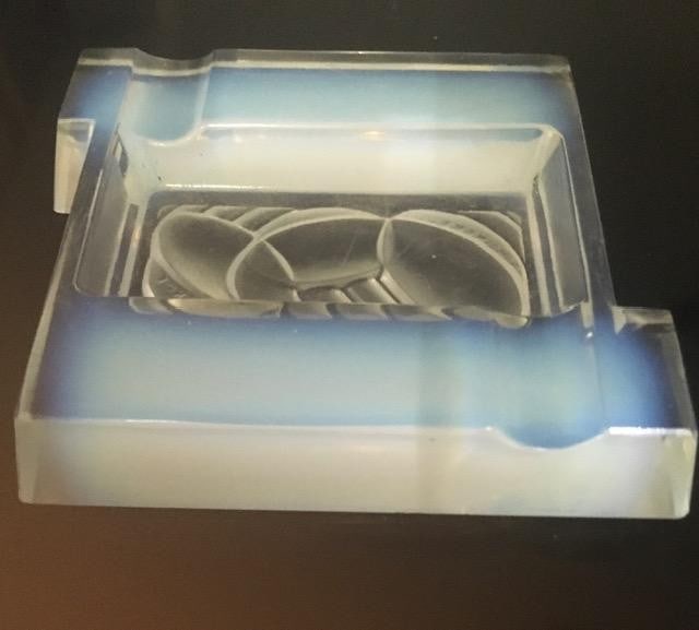 Andre Hunebelle (1896-1985) Art Deco, Opalescent Ashtray, Swimmers, Signed, 1930 - 5