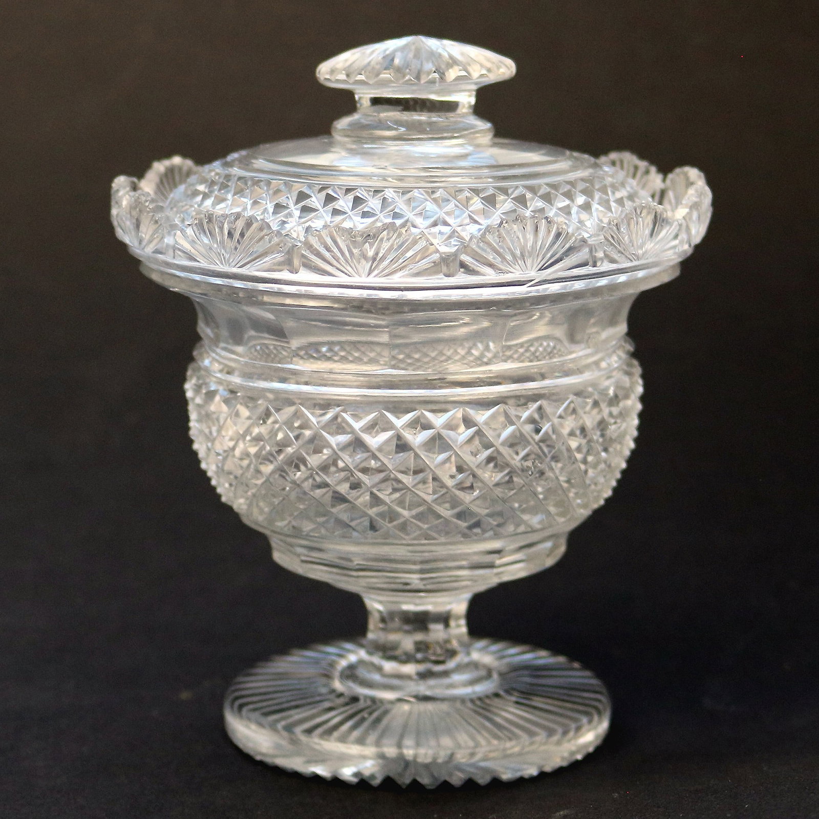 A superb antique late Georgian Irish cut glass Bonbonniere C.early 19thC - 2