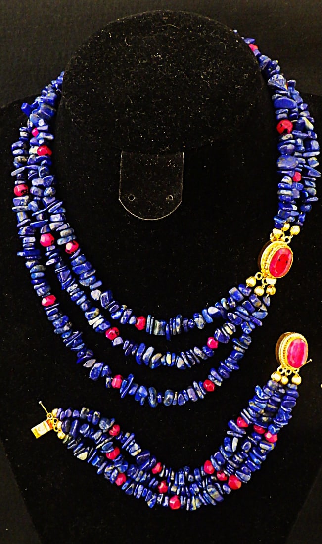 Three row necklace & bracelet set with lapis lazuli & rubies.: Title: Three row necklace & bracelet set with lapis lazuli & rubies. Description: A fabulous three strand necklace and bracelet set with natural lapis lazuli and faceted rubies. Both pieces are