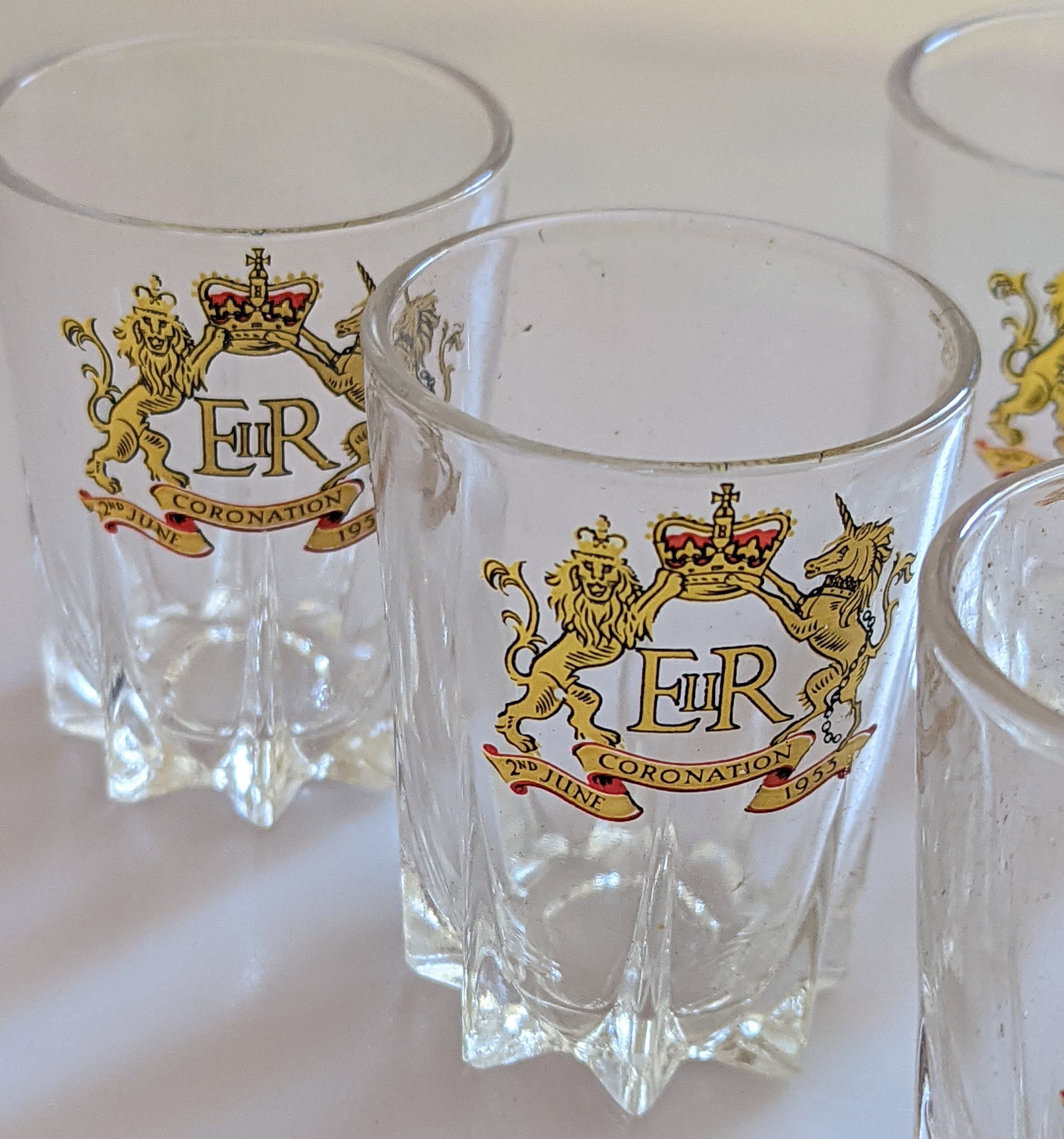 Vintage 1953 Queen Elizabeth II Coronation Shot Glasses x6 Boxed – EIIR Royal Crest Barware - 2