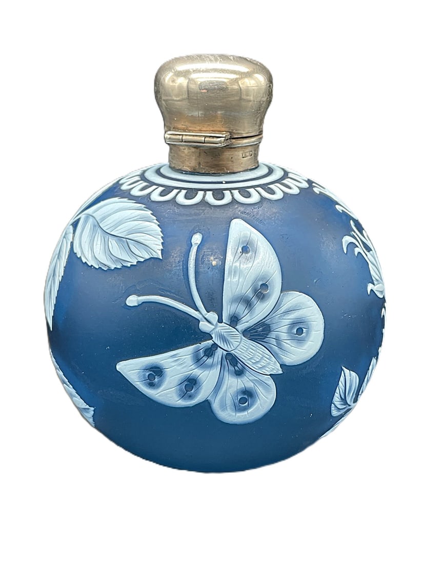 Thomas Webb Cameo Glass Scent Bottle - 4