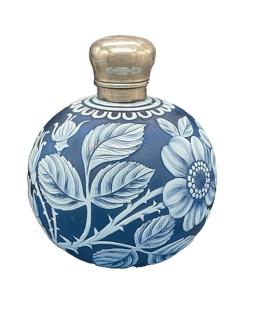 Thomas Webb Cameo Glass Scent Bottle - 6