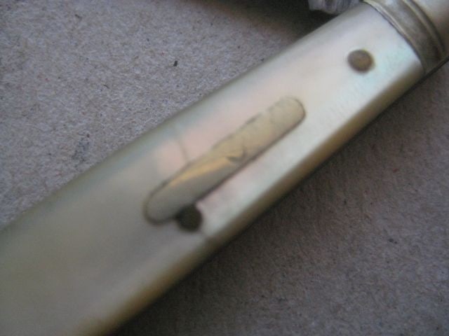 Antique French Mother of Pearl Hafted Twin Bladed Penknife, c1900 - 4