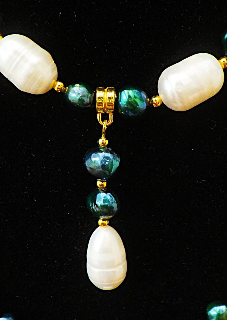 Green/blue & white cultured pearl necklace, bracelet & earrings set - 3
