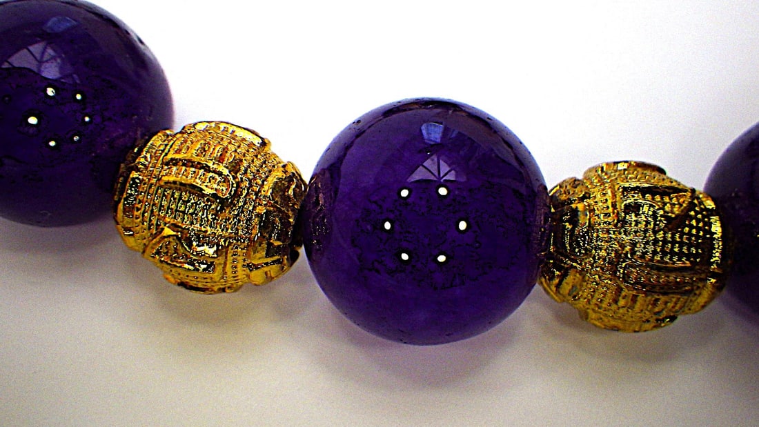 Chinese lavender jade necklace & earrings set with golden "pixius" - 6