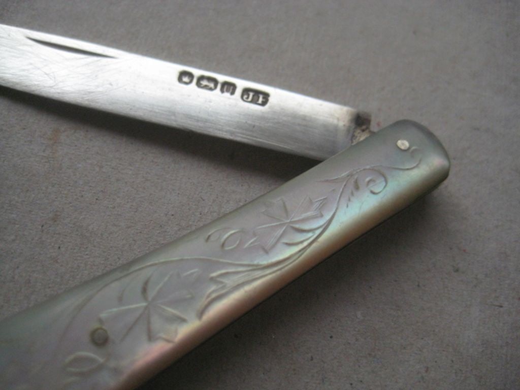 Victorian Mother of Pearl Hafted Silver Bladed Folding Fruit Knife - 4