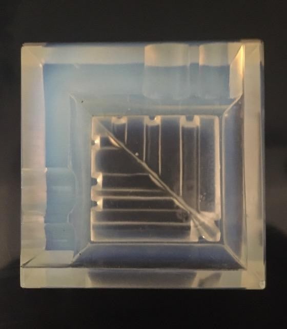 Andre Hunebelle (1896-1985) Art Deco, Opalescent Ashtray, Model M1123, Signed, 1930 - 13