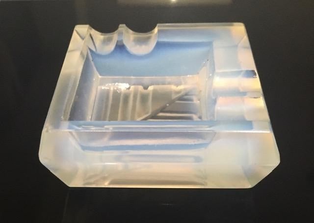 Andre Hunebelle (1896-1985) Art Deco, Opalescent Ashtray, Model M1123, Signed, 1930: Title: Andre Hunebelle (1896-1985) Art Deco, Opalescent Ashtray, Model M1123, Signed, 1930 Description: Andre Hunebelle (1896-1985) Art Deco, Opalescent Ashtray, Model M1123, 1930 Descripti