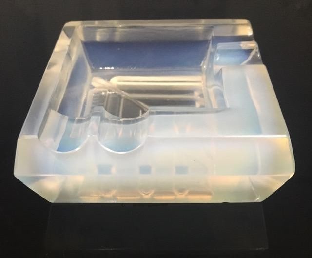 Andre Hunebelle (1896-1985) Art Deco, Opalescent Ashtray, Model M1123, Signed, 1930 - 3
