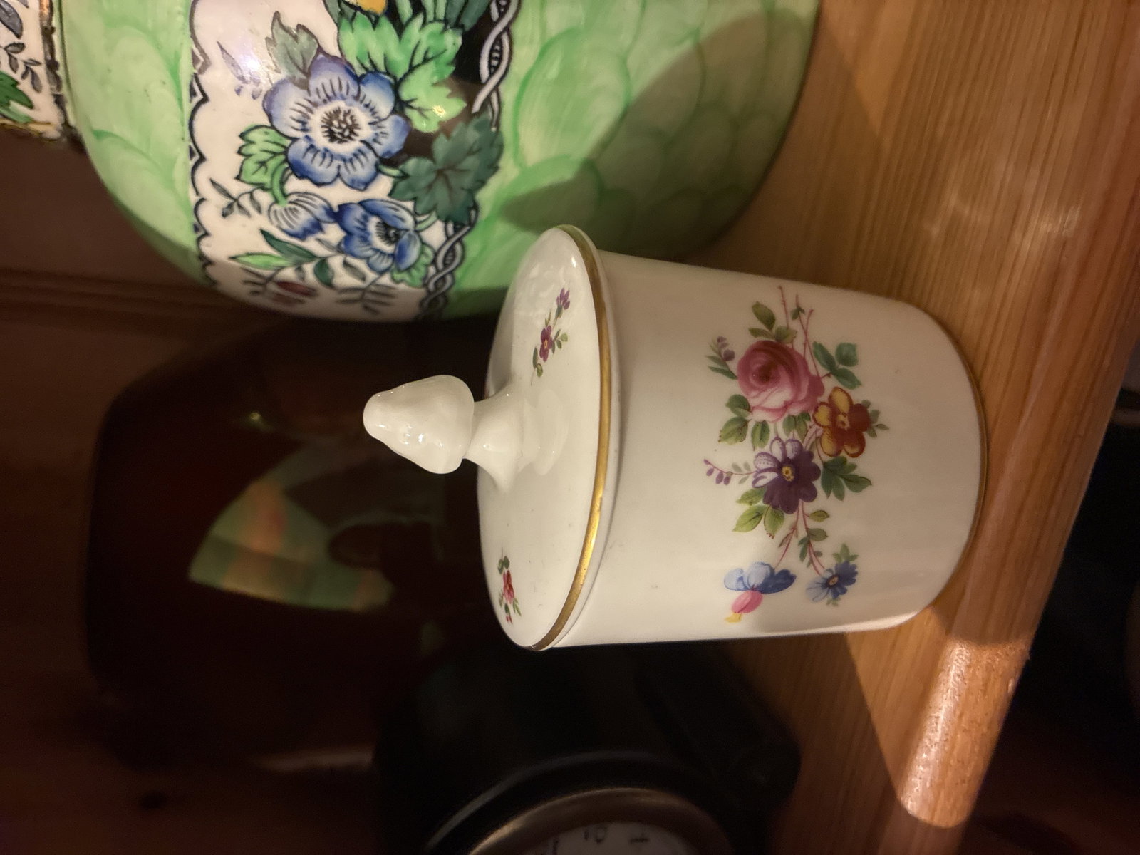 Small Minton sugar pot: Title: Small Minton sugar pot Description: Delivery is £5.50 within uk (combinable if buying multiple lots from me). Condition: Used Delivery option: Delivery Location: SN3 Category: Collectables