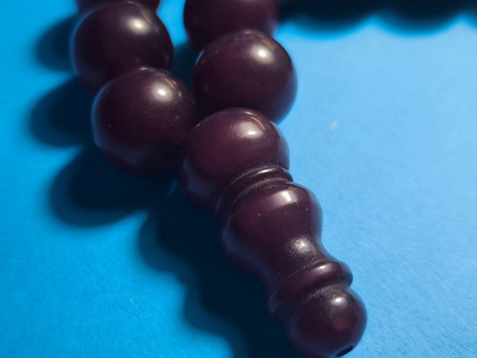 Antique Ottoman Turkish Islam Rosary Bead Bakelite Cherry Amber: Title: Antique Ottoman Turkish Islam Rosary Bead Bakelite Cherry Amber Description: Antique Ottoman Turkish Islam Rosary Bead Bakelite Cherry Amber Estimate: 1500$-3000$ All our items